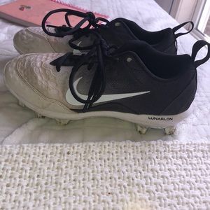 nike women’s cleats